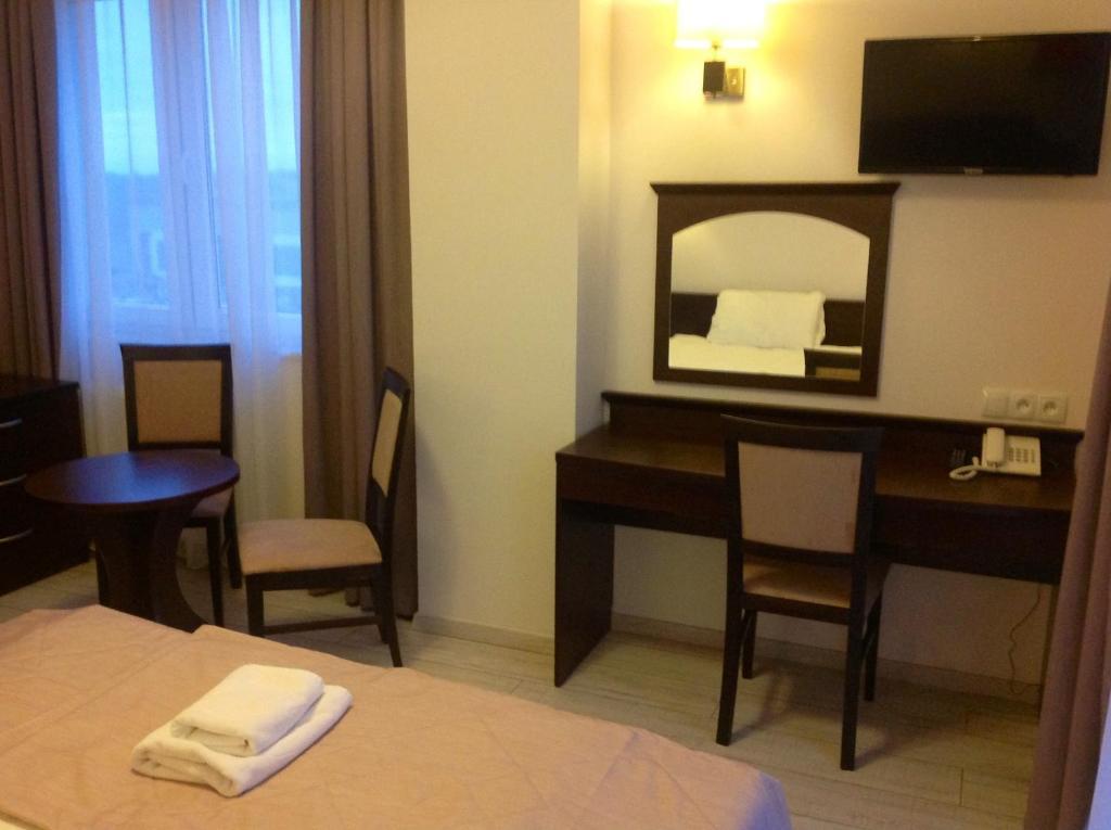 Hotel Feniks Gniezno Exterior photo